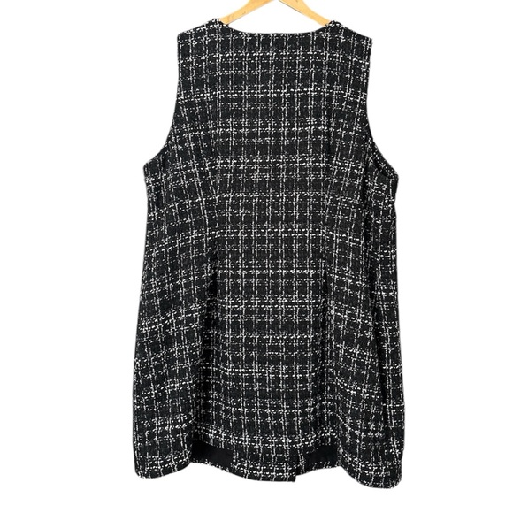 Classic Black and White Cool Weather Knitted Dress - Picture 5 of 9